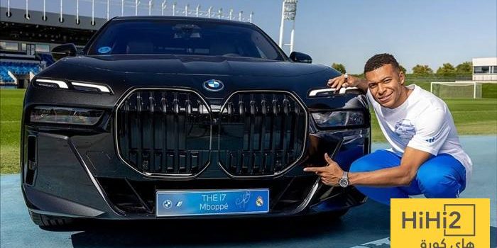 صورة: مبابي يقود سيارة لاول مرة في مسيرته