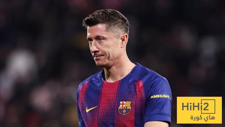 ليفاندوفسكي أقرب للرحيل عن برشلونة