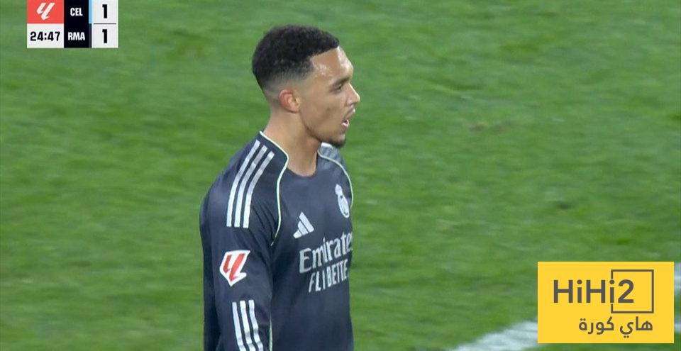 دفاع أرنولد تحت النار بعد أدائه أمام سيلتا فيغو