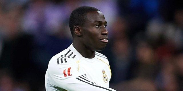 رسميًا.. ميندي سيغيب عن لقاء مانشستر القادم
