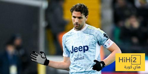 عين على لوكاتيلي في مباراة أودينيزي