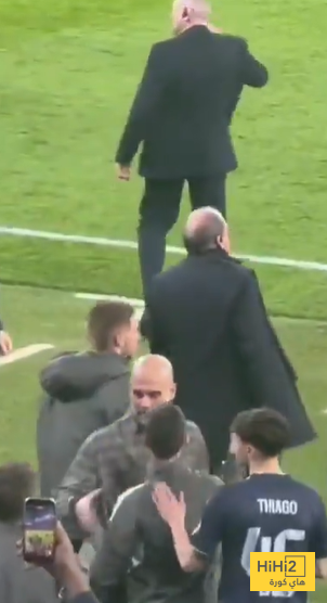 صور : غوارديولا يتجاهل مصافحة بيتارش 8 صور : غوارديولا يتجاهل مصافحة بيتارش 7