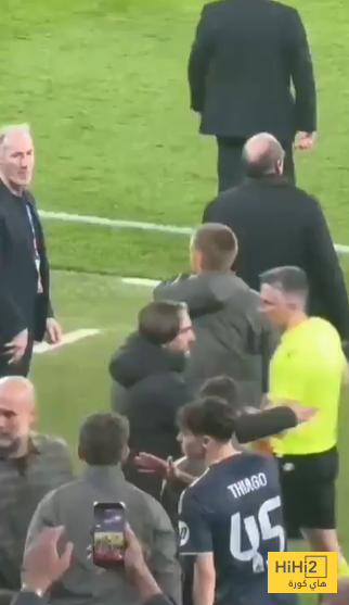 صور : غوارديولا يتجاهل مصافحة بيتارش 15