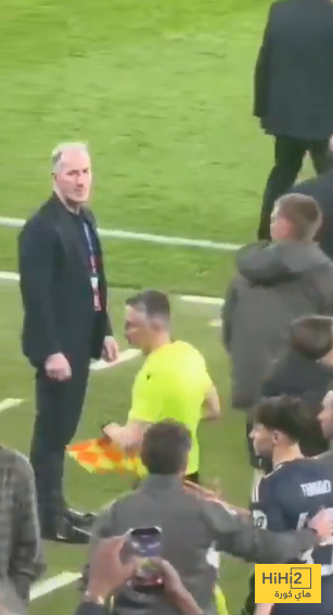 صور : غوارديولا يتجاهل مصافحة بيتارش 20 صور : غوارديولا يتجاهل مصافحة بيتارش 19