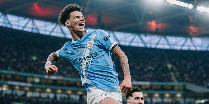 مانشستر سيتي يضيف الهدف الثاني في شباك ارسنال مانشستر سيتي يضيف الهدف الثاني في شباك ارسنال