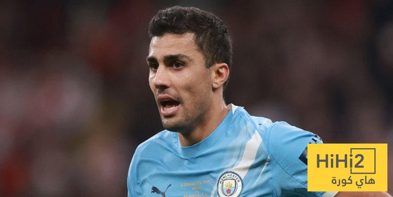 عين على رودري في مباراة أرسنال