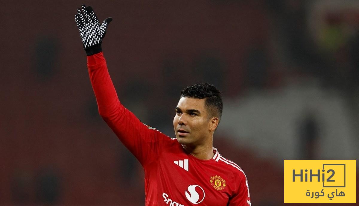 بدموع وتأثر.. كاسيميرو يودع جماهير أولد ترافورد