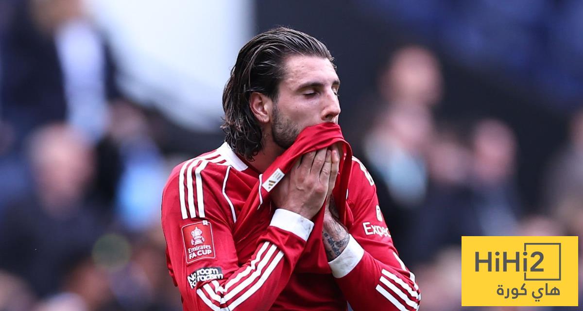 سوبوسلاي يقترب من تجديد عقده مع ليفربول