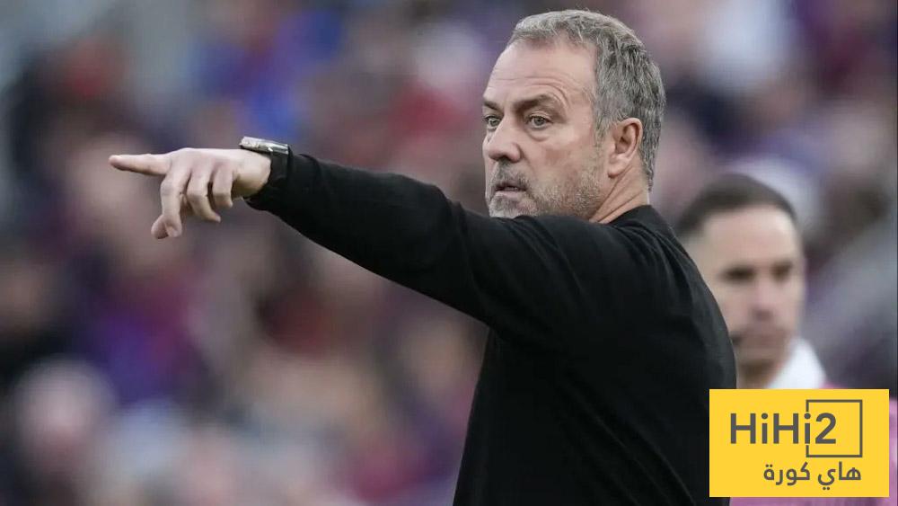 أغمضت عيني ورأيت نسخة جديدة يشتكي من العشب والتحكيم