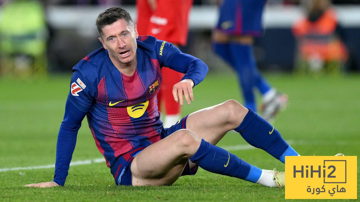 ليفاندوفسكي يعلق مصيره مع برشلونة لنهاية الموسم