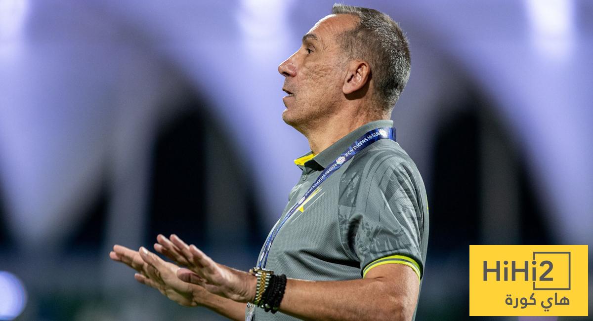 من سيرافق دونيس في قيادة الأخضر ؟