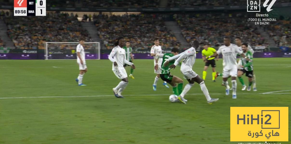 هل استحق بيتيس ركلة جزاء في لقطة ميندي ؟