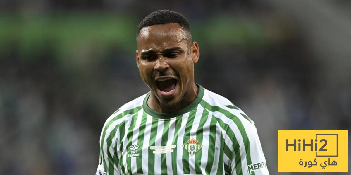 مدافع بيتيس معروض على برشلونة