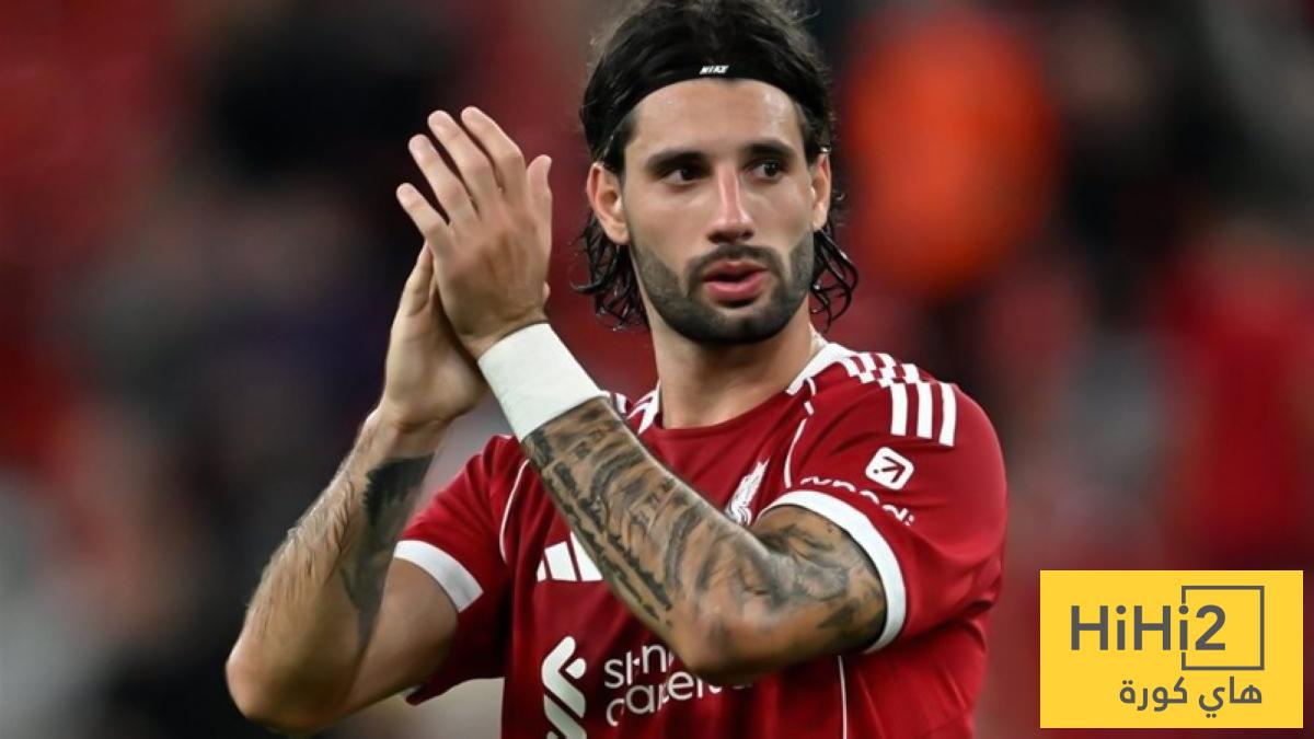 ليفربول يخسر قمة أولد ترافورد 3-2 وسط جدل تحكيمي ونقل فيرجسون للمستشفى — image 3