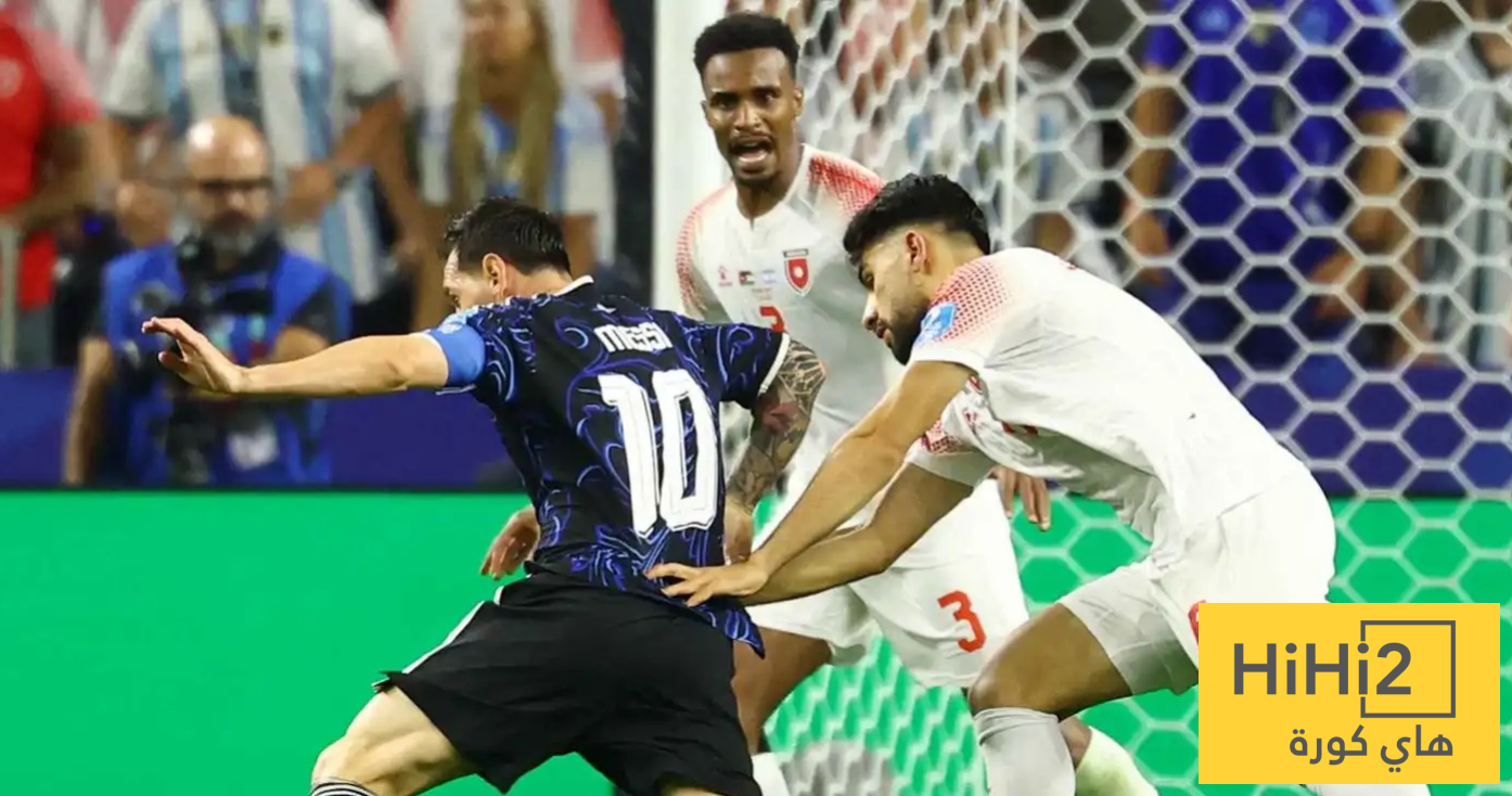 الصالح سبورت : صورة – ميسي يضع نجم منتخب الأردن في ورطة كبيرة..!