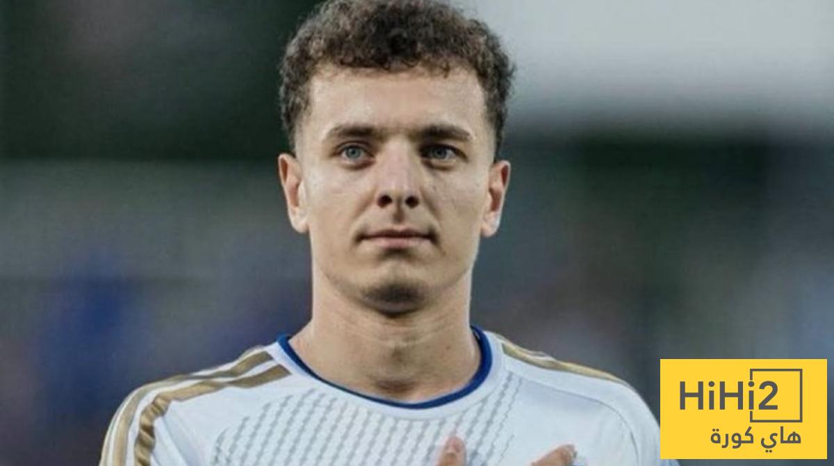 اسلاني يوقف مفاوضاته مع دورتموند بانتظار تحرك برشلونة