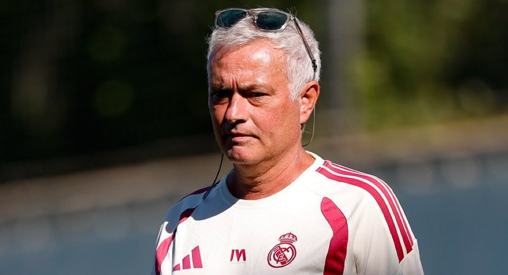 مورينيو يحدد مواصفات لاعب الوسط المطلوب في ريال مدريد