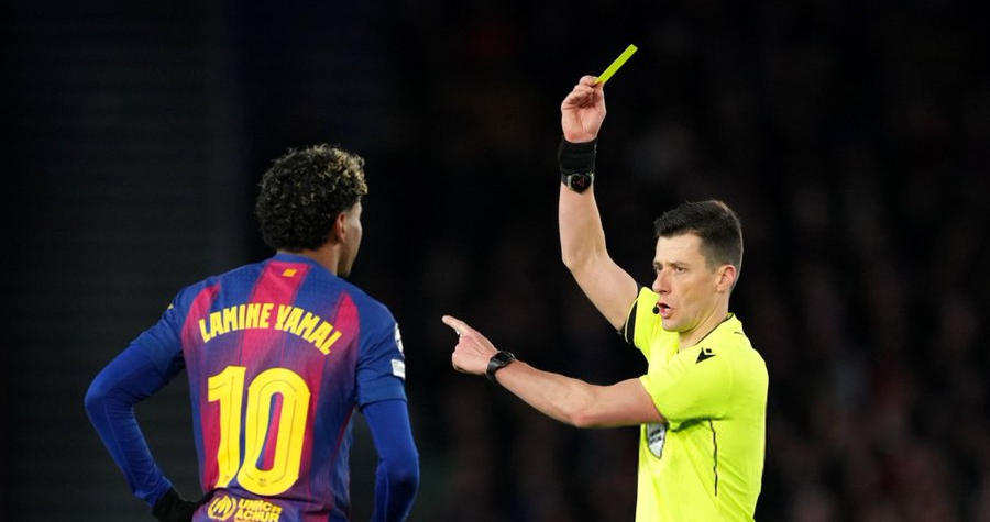 رسميًا.. اليويفا يعدل قانون الإيقاف بالبطاقات الصفراء في دوري الأبطال