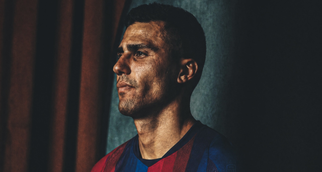 كم يبلغ الفارق بين عرض برشلونة الثالث ومطالب مانشستر سيتي في صفقة رودري؟