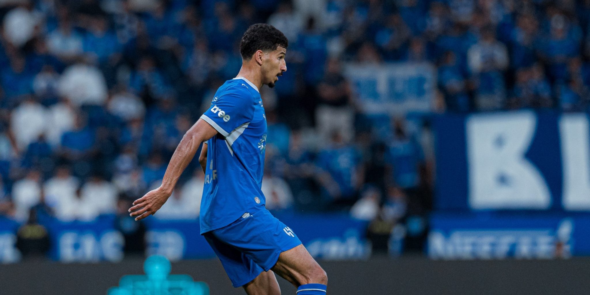 سمرفيل يتألق مع الهلال أمام الفيصلي.. أرقام لافتة في الشوط الأول
