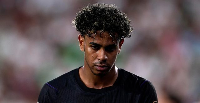 برشلونة يجد حلا جديدا لقرب لامين يامال من غرفة الملابس