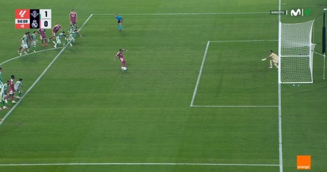 عاجل : خطأ كارثي من تقنية الفار في مباراة بيتيس وريال مدريد