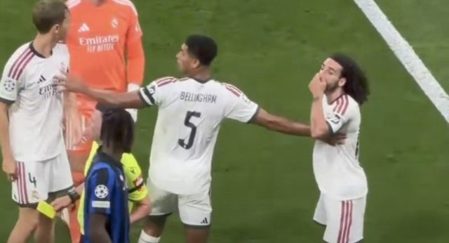 هل كان ينبغي طرد كوكوريلا بسبب تغطية فمه أمام إنتر ميلان؟