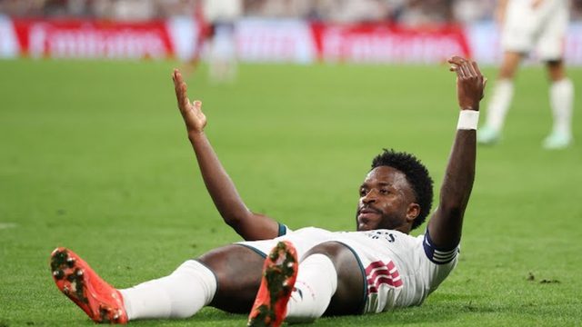 صافرات استهجان قوية على أداء لاعبي ريال مدريد في الشوط الثاني