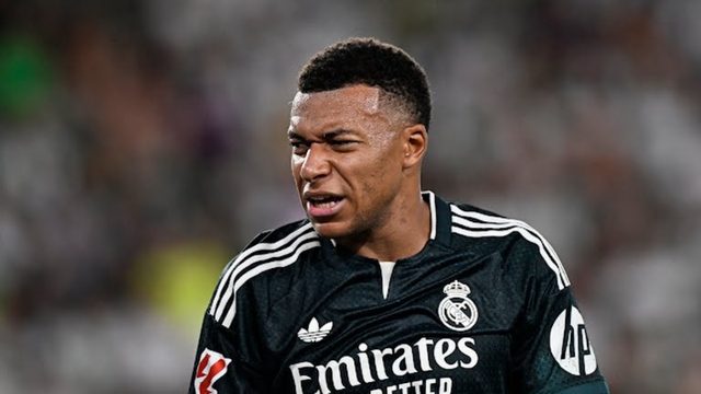صورة .. مبابي يثير قلق ريال مدريد لدقائق في مباراة التشي
