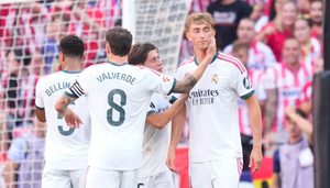 صورة : ماذا فعل لاعبو ريال مدريد مع هويسين بعد طرده أمام أتلتيكو؟